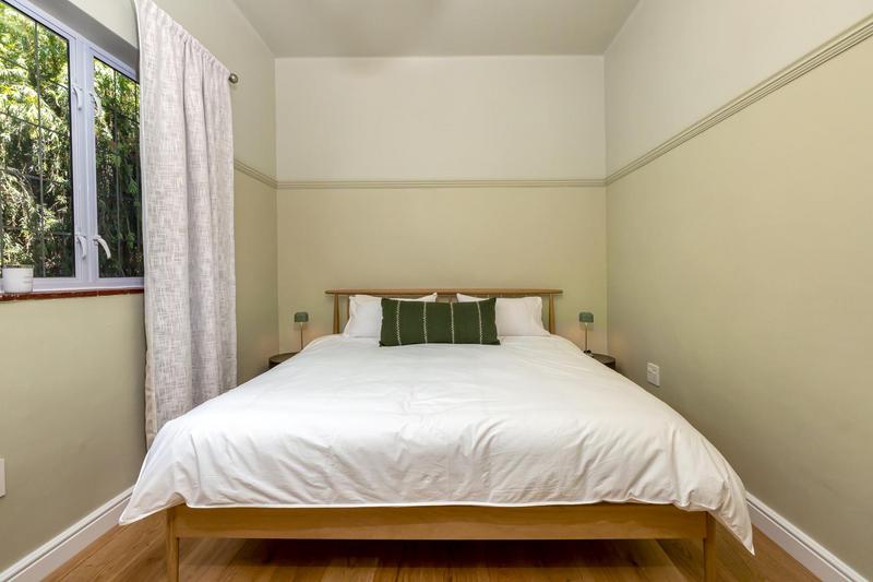 To Let 2 Bedroom Property for Rent in Sea Point Western Cape